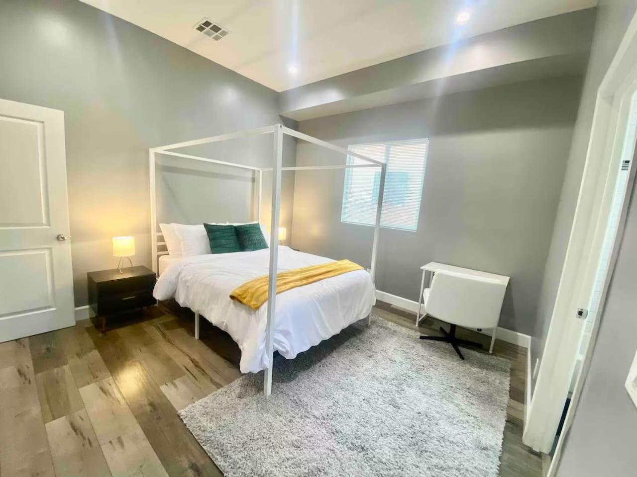 New Luxury Townhome Sleeps 9 Near Usc Dtla Expo Holiday home