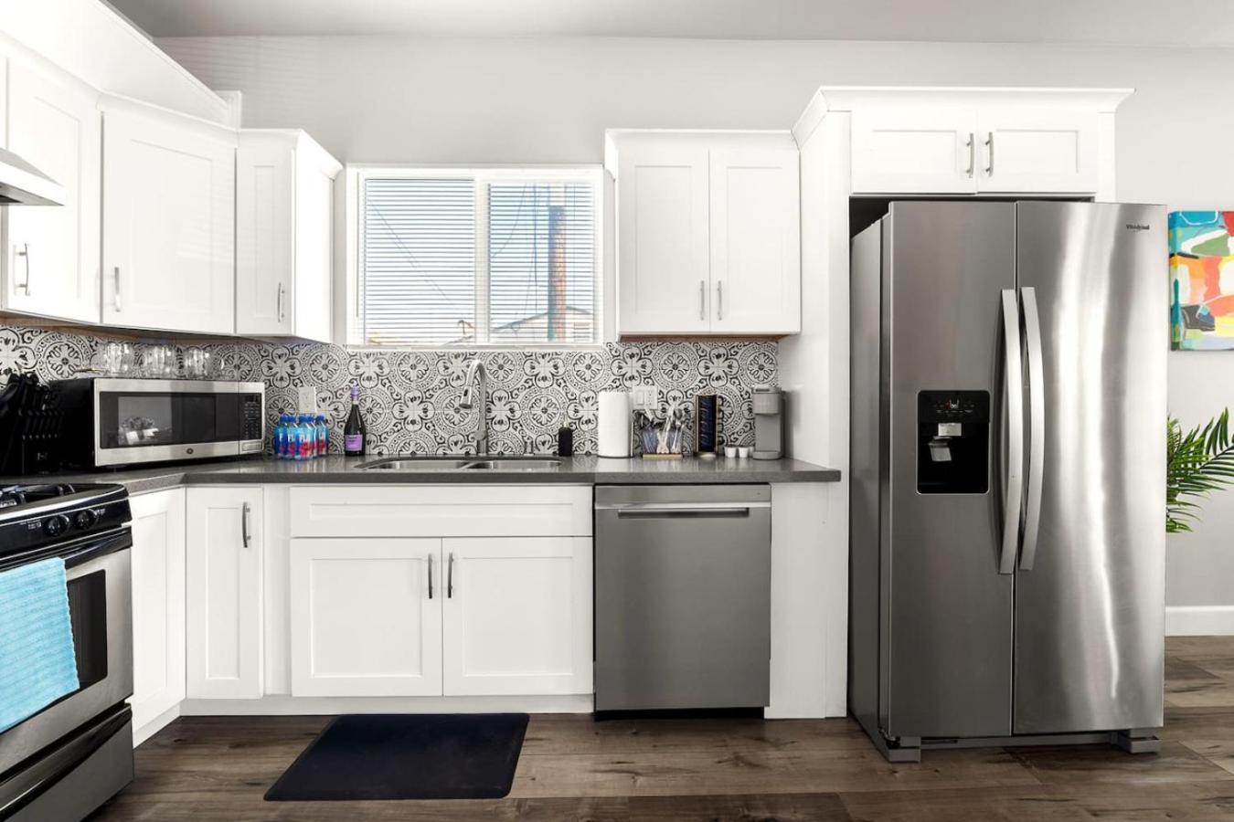 New Luxury Townhome Sleeps 9 Near Usc Dtla Expo